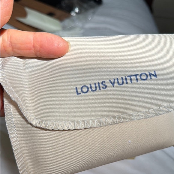 Louis Vuitton Orange Box with Beige Dust Bag - Picture 5 of 7